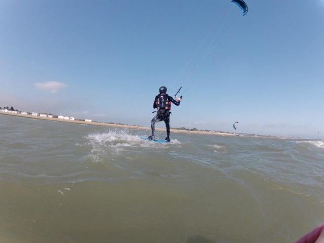 Kitesurfing